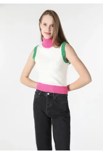 Multicolored women's sweater with a boat neck. Slim fit. Cl1062007 - 1