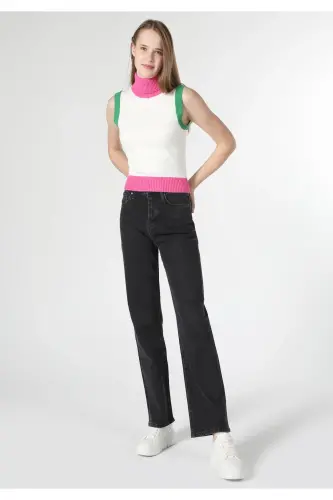 Multicolored women's sweater with a boat neck. Slim fit. Cl1062007 - 3