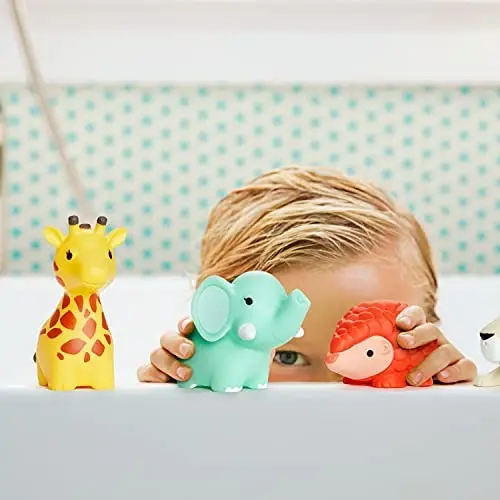 Munchkin® Bath Toy Scoop with 8pk Wild Animal Bath Toy Squirts - 3
