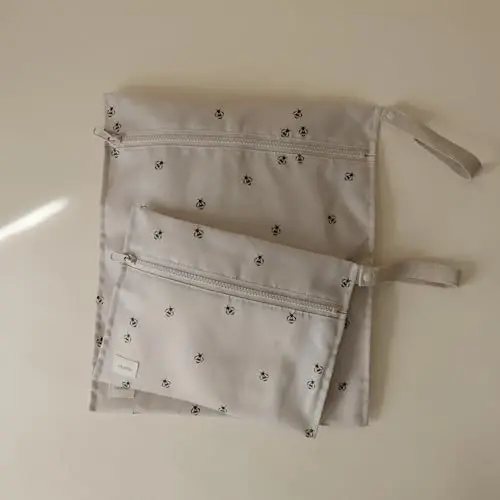 mushie Suvga chidamli ho'l sumkalar | Katta va kichik qayta foydalanish mumkin bo'lgan bolalar buyumlari va sayohat uchun saqlash sumkasi | Fermuarli cho'ntaklar tutqichli | Mashinada yuvish mumkin, 2 dona to'plam (Asalarilar) - 2