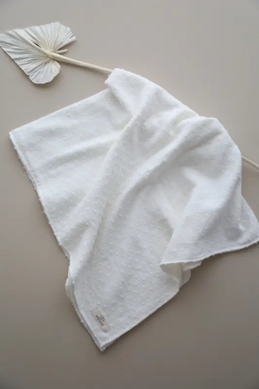 Ponponlu Müslin Örtü %100 Pamuk - Beyaz Desenli - 1