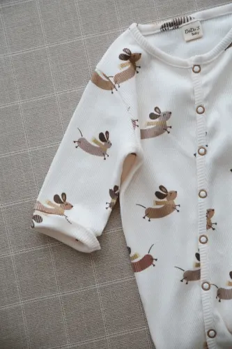 Mutlu Köpekçik Desenli Organik Kaşkorse Bebek Tulum - Bej - 5