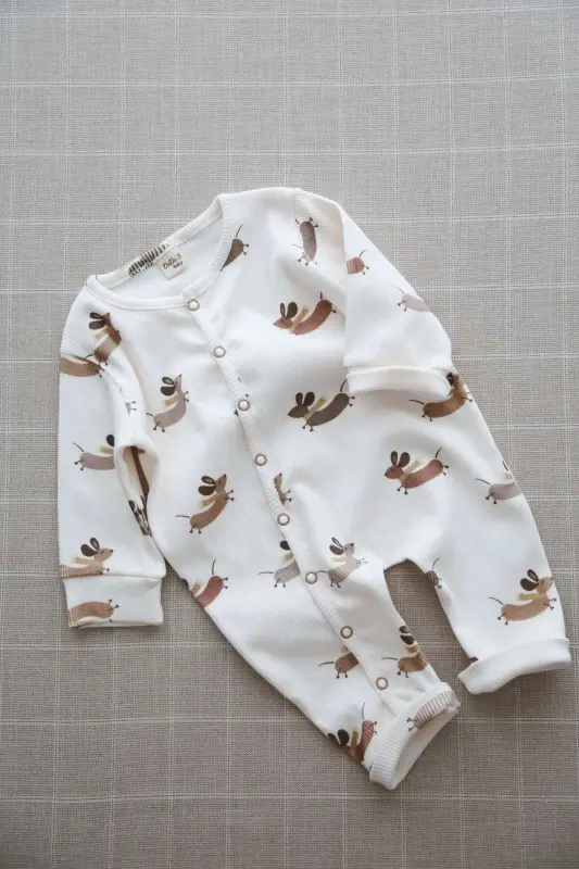 Mutlu Köpekçik Desenli Organik Kaşkorse Bebek Tulum - Bej - DODO'S BABY