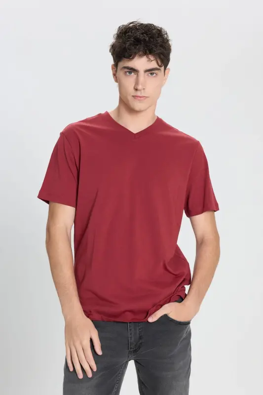 Мужская %100 хлопковая бордовая футболка Slim Fit с V-образным вырезом – Бордовый - AC&CO / ALTINYILDIZ CLASSICS