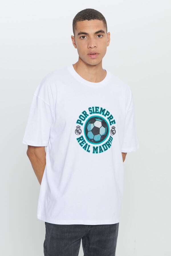 Мужская белая лицензионная футболка Real Madrid oversize свободного кроя из 100% хлопка с круглым вырезом - 12