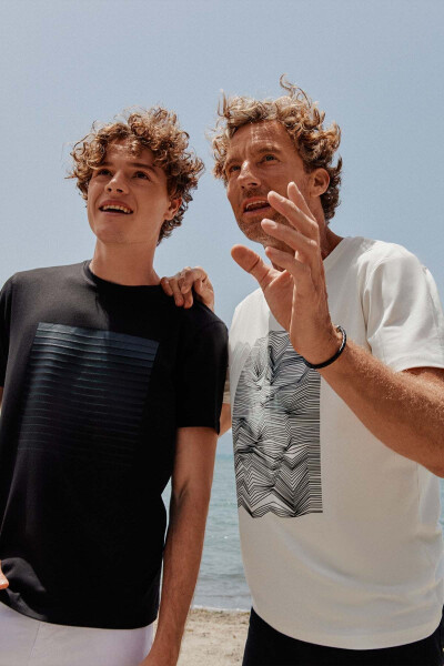 Мужская белая приталенная облегающая хлопковая эластичная футболка с принтом и круглым вырезом - ALTINYILDIZ CLASSICS (1)