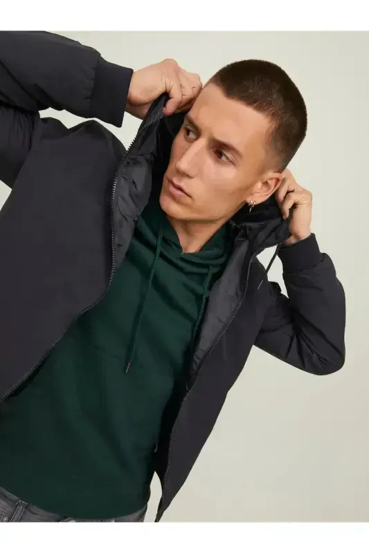 Мужская черная бомбер-куртка Jack&Jones с капюшоном - 6