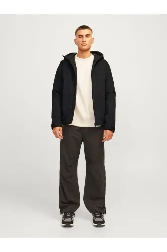 Мужская черная куртка, 12260486 - JACK & JONES (1)