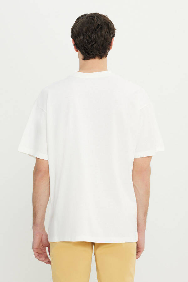 Мужская Экрю 100% Хлопок Oversize Fit Свободный Крой Круглый Вырез Футболка с Принтом - 5