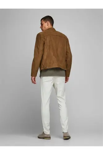 Мужская куртка Jjerocky Jacket Noos из искусственной замши коньячного цвета - 4