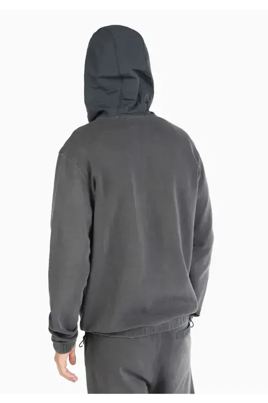 Мужская куртка с капюшоном на молнии, серого цвета, regular fit. - 2