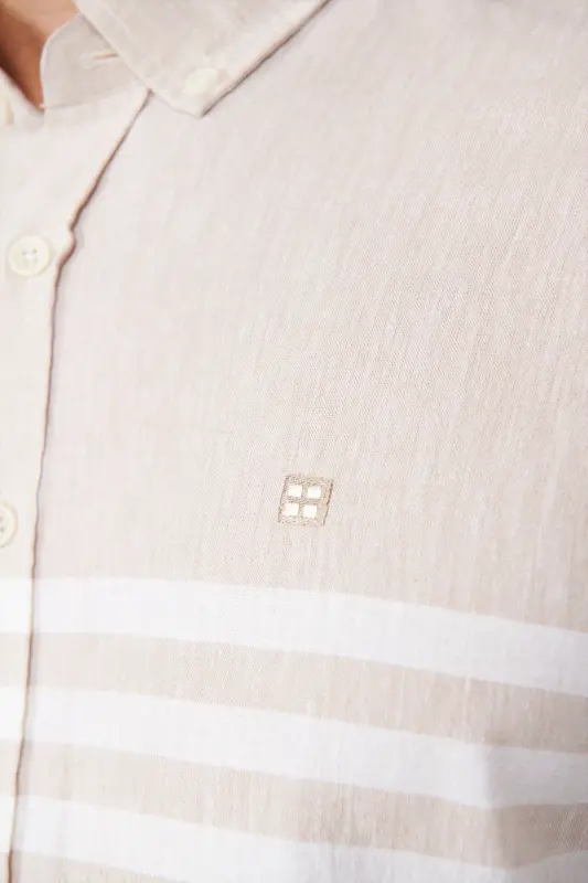 Мужская рубашка бежевого цвета с пуговицами, воротником с планкой, полосками, узкого кроя A41y2190 - 5