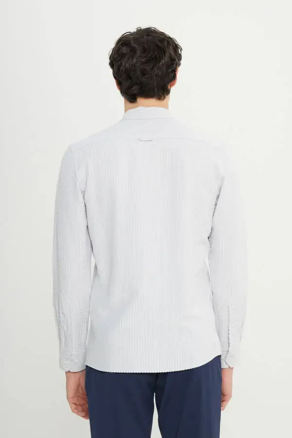 Мужская рубашка Slim Fit, приталенный крой, на пуговицах, с планкой, гофрированный узор. - 5