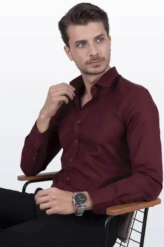 Мужская рубашка в тонкой полоску бордового цвета в подарочной коробке Slim Fit - 3