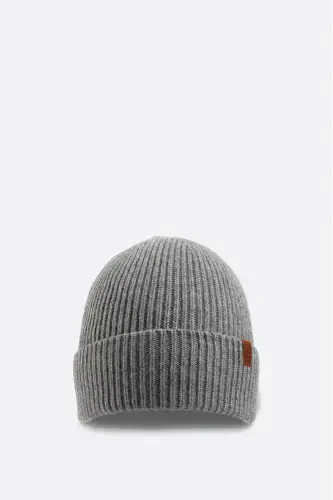 Мужская серая шапка с логотипом B009200 - 1