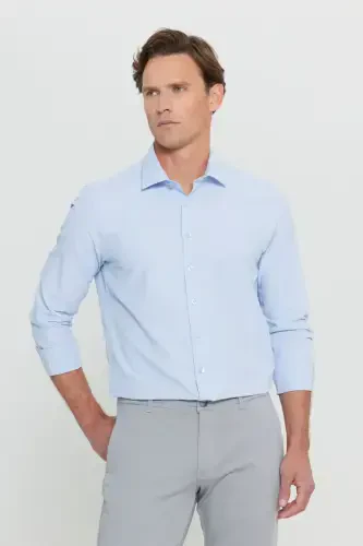 Мужская светло-голубая немнущаяся slim fit рубашка с узким кроем, классическим воротником из хлопка - светло-голубая - 1
