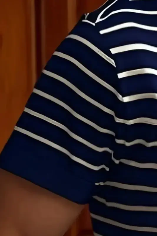 Мужская темно-синяя футболка поло в рубчик из акрилово-хлопкового трикотажа с короткими рукавами - темно-синяя - 2