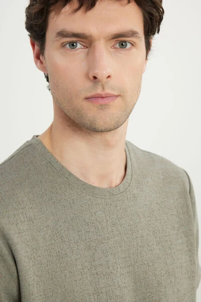 Мужская хлопковая рубашка хаки, приталенный силуэт, облегающий крой, воротник-стойка - 4