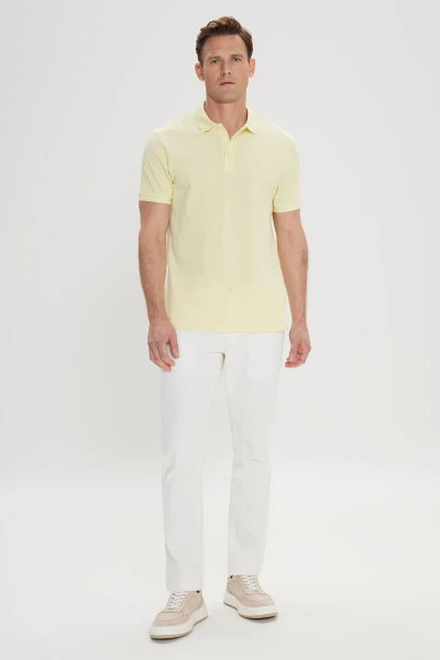 Мужская желтая slim fit футболка поло из 100% хлопка с короткими рукавами. - 2