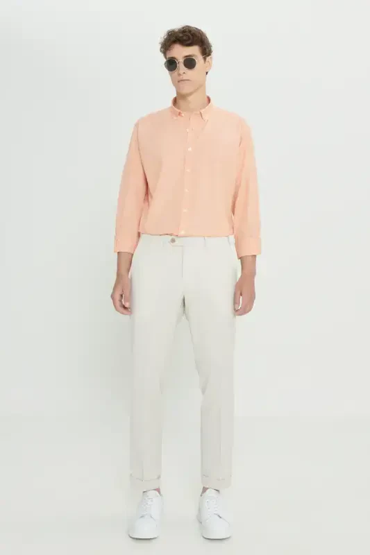 Мужские бежевые узкие брюки Slim Fit из немнущейся ткани с вафельным узором и эластичной талией - 2