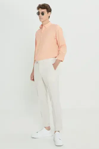 Мужские бежевые узкие брюки Slim Fit из немнущейся ткани с вафельным узором и эластичной талией - 3