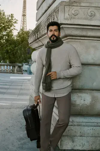 Мужские брюки Camel Slim Fit зауженного кроя из эластичного хлопка с боковыми карманами и текстурным плетением. - 5