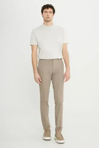 Мужские брюки Camel Slim Fit зауженного кроя из эластичного хлопка с боковыми карманами и текстурным плетением. - 6