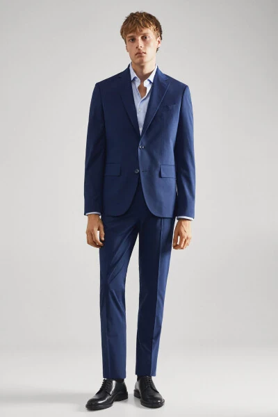 Мужские брюки цвета чернил - MANGO MAN