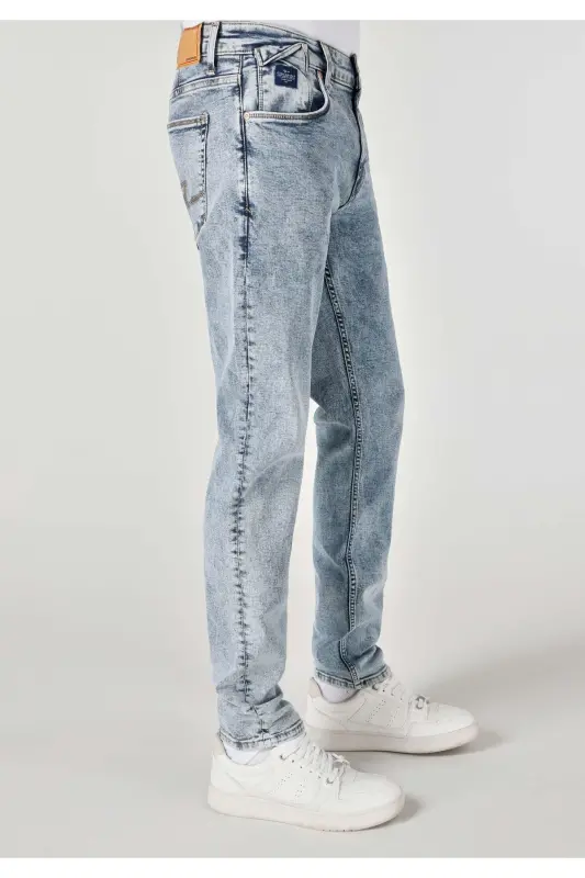 Мужские джинсы 041 Danny Slim Fit с низкой посадкой и прямыми штанинами синего цвета - 4