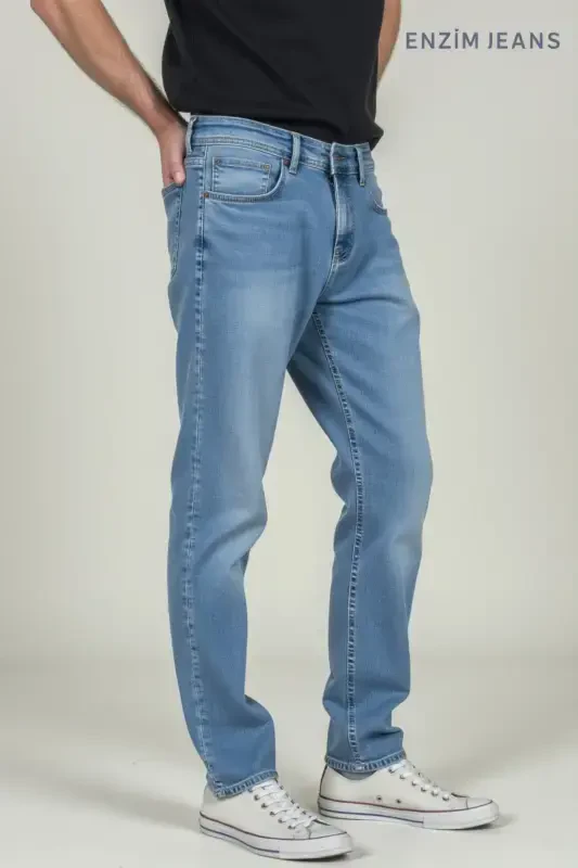 Мужские джинсы Regular Fit из эластичного денима – светло-голубые - 1