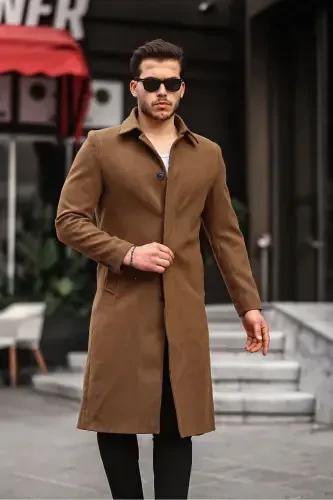 Мужское приталенное длинное шерстяное пальто-бушлат с воротником рубашки цвета табака. - 4