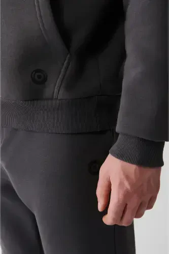 Мужской антрацитовый свитер с капюшоном - 3