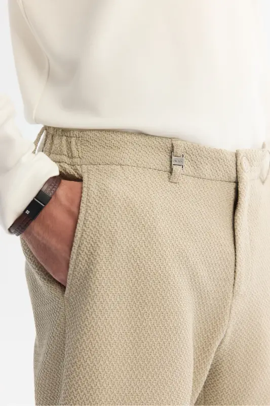 Мужской бежевый Slim Fit с боковыми карманами, текстурированный би-стрейч - 4