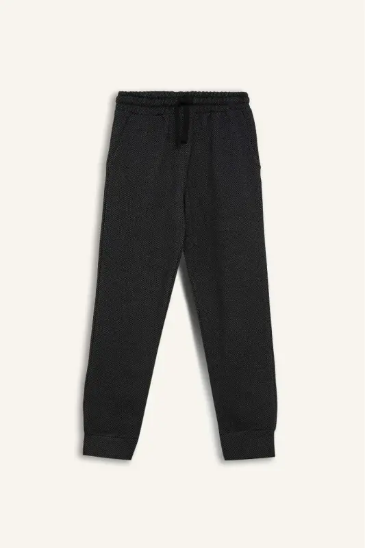 Мужской комплект из 2 предметов: свитшот с принтом и спортивные штаны на резинке - черный - 8