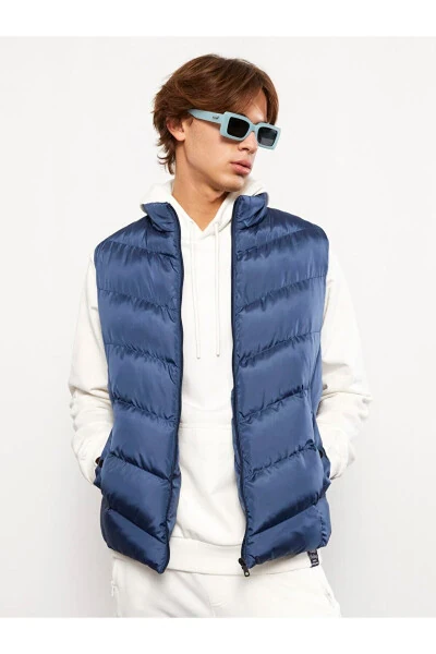 Мужской пуховик стандартного кроя с воротником-стойкой. - LC WAIKIKI