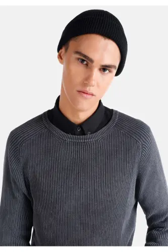 Мужской свитер антрацитового цвета с круглым вырезом Slim Fit (Cl1061736) - 4