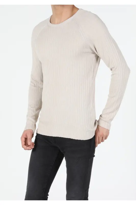 Мужской свитер бежевого цвета с круглым вырезом Slim Fit - COLIN'S