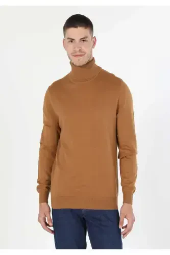 Мужской свитер из верблюжьей шерсти с водолазкой slim fit. - 4