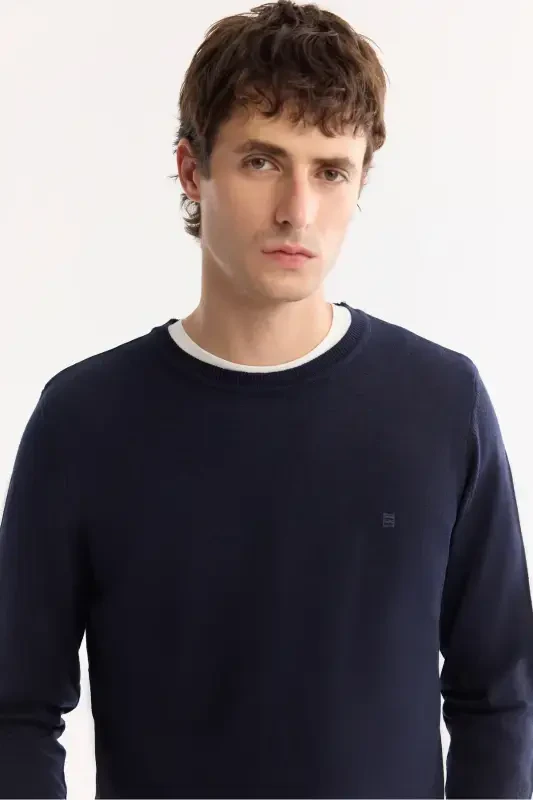 Мужской темно-синий трикотажный свитер - 2