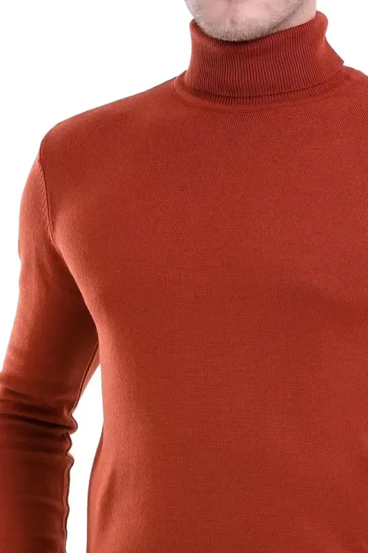 Мужской трикотаж с воротом 