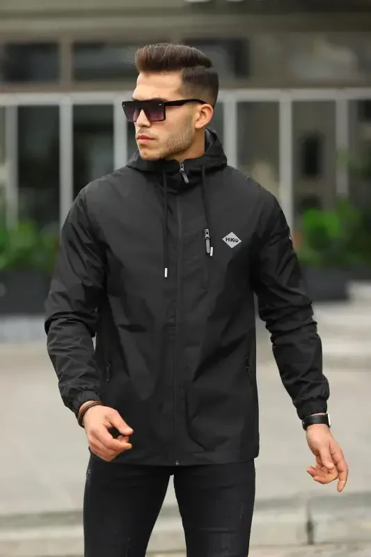 Мужской водонепроницаемый плащ с капюшоном и карманами на подкладке - 1