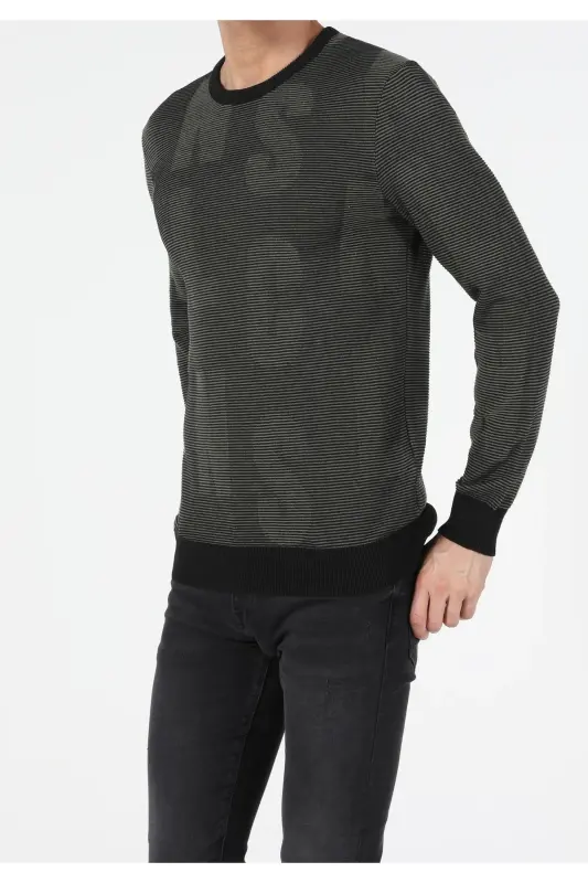 Мужской Зеленый Свитер Slim Fit с Круглым Вырезом и Принтом - q1.v1_KHA - 3