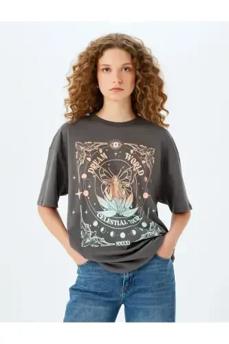 Mystic Print Short Sleeve Crew Neck Oversize T-Shirt - 3