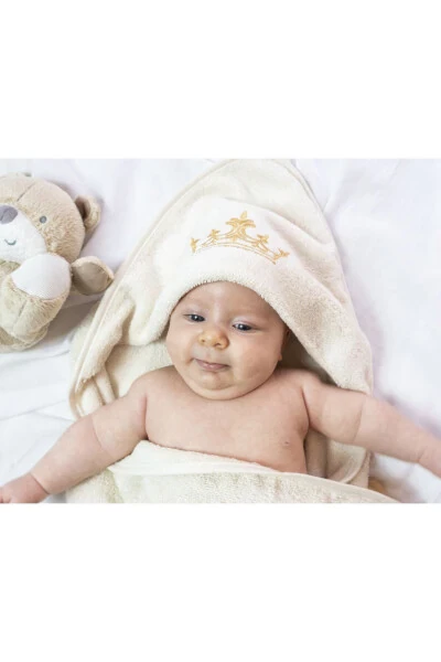 Набор для новорожденных с полотенцем, пеленкой и мочалкой в специальной коробке с вышивкой короны из бамбука - 5