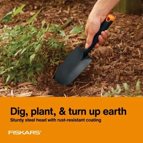 Набор садовых инструментов Fiskars из 3 предметов: совок, пересадочная лопатка и ручной культиватор, черного цвета. - FISKARS (1)
