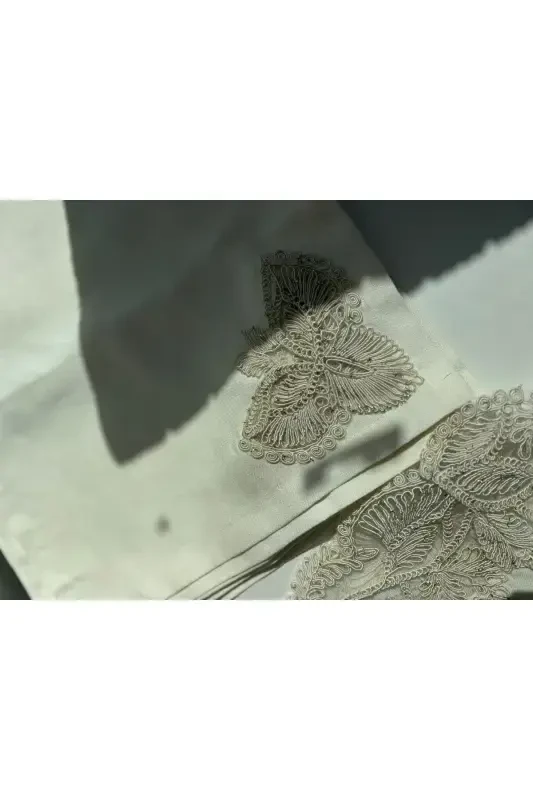 Набор скатертей для обеденного стола с бегунами в стиле французского кружева с блестящей бабочкой на 12 персон, 26 предметов, для приданого - 4