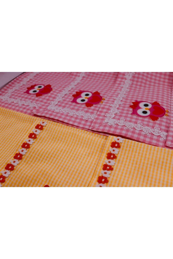 Нагрудник для кормления девочки - 3