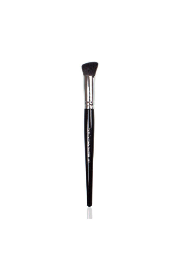 Nascita Pro Plus Angled Oval Concealer Brush - 2