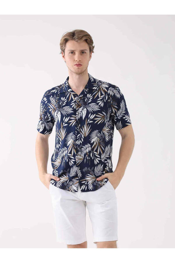 Navy blue men's short-sleeved, floral print, button-down collar Brent shirt. - 2