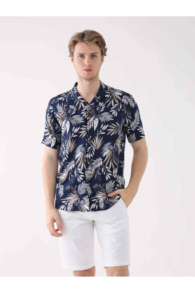 Navy blue men's short-sleeved, floral print, button-down collar Brent shirt. - 4